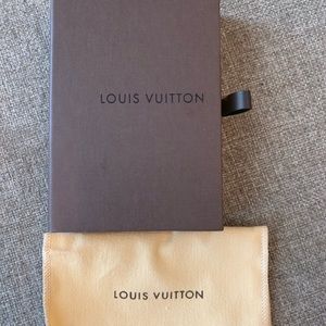 Louis Vuitton Men’s Wallet box with duster